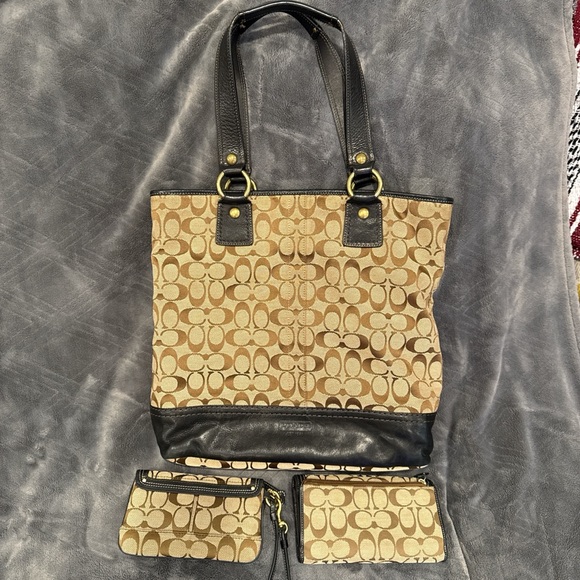 Coach Legacy Gigi Canvas Tote w/ Matching Wristlet & Wallet - Picture 2 of 16